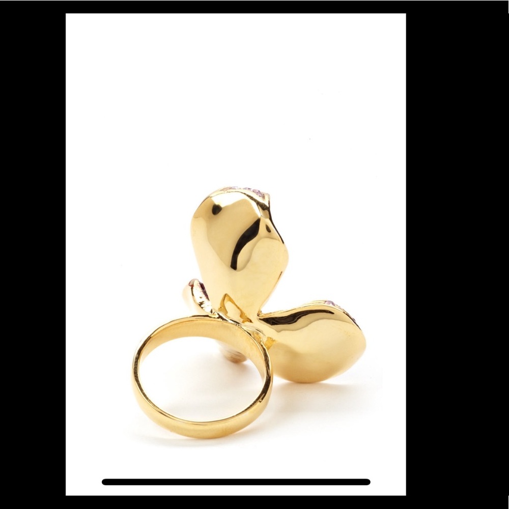 MEGHAN FABULOUS Daisy Flower Arpels Ring - Picture 4 of 4